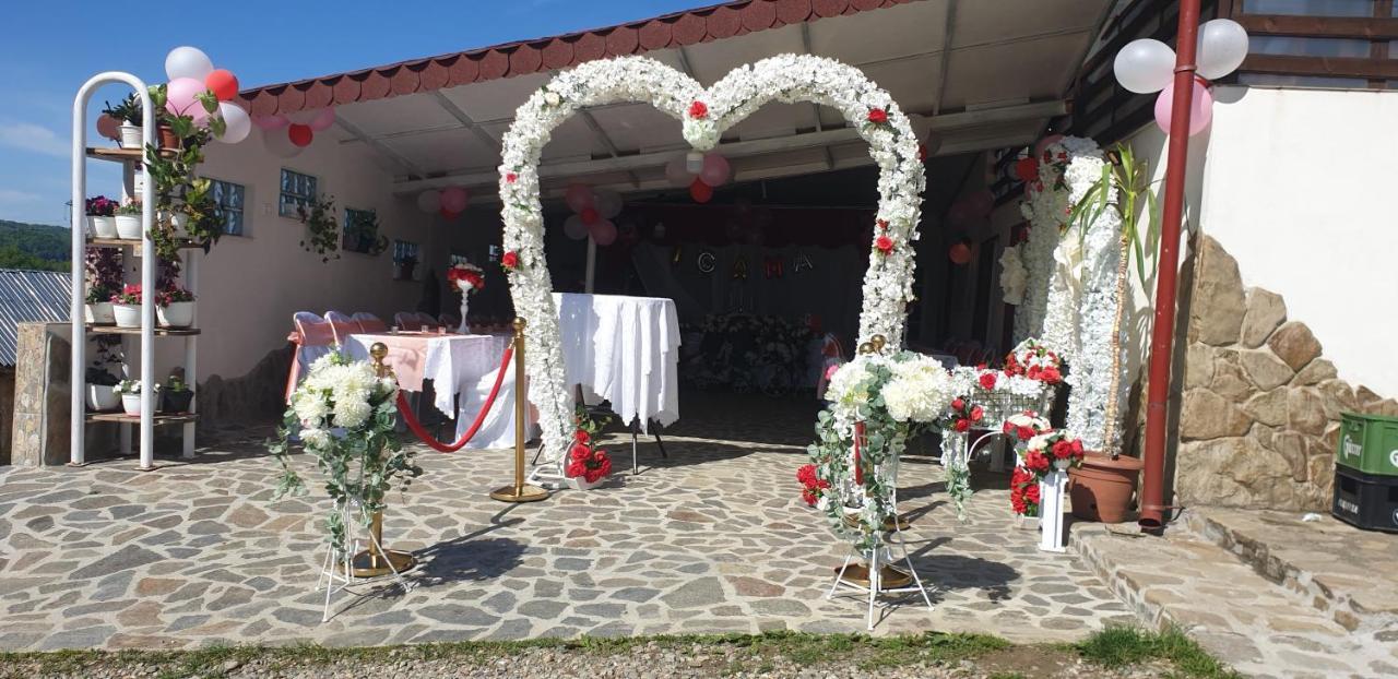 Appartamento La Curtea Argeseana Valea Iasului Esterno foto