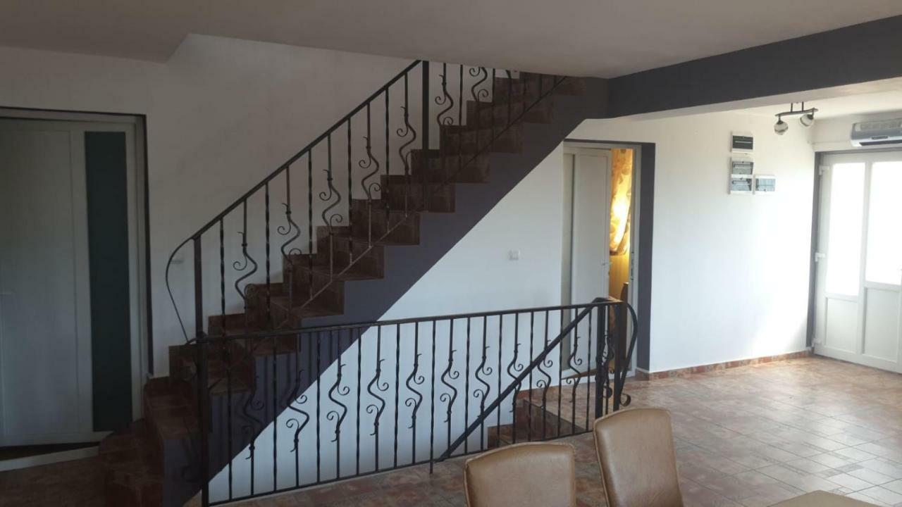 Appartamento La Curtea Argeseana Valea Iasului Esterno foto